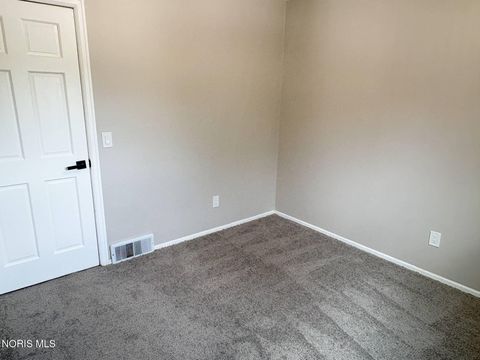 Tiny photo for 358 Crestway Drive, Oregon, OH 43616 (MLS # 10009024)