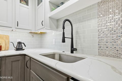 Tiny photo for 5831 Monroe Street #406, Sylvania, OH 43560 (MLS # 10007402)