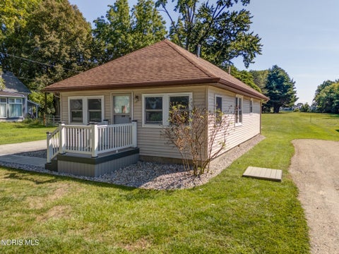Tiny photo for 4325 Weckerly Road, Monclova, OH 43542 (MLS # 10012555)