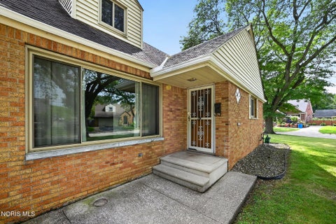 Tiny photo for 3145 Penrose Avenue, Toledo, OH 43614 (MLS # 10013022)