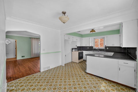 Tiny photo for 3145 Penrose Avenue, Toledo, OH 43614 (MLS # 10013022)
