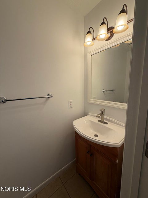 Tiny photo for 2550 W Village Drive #2550, Toledo, OH 43614 (MLS # 10012672)