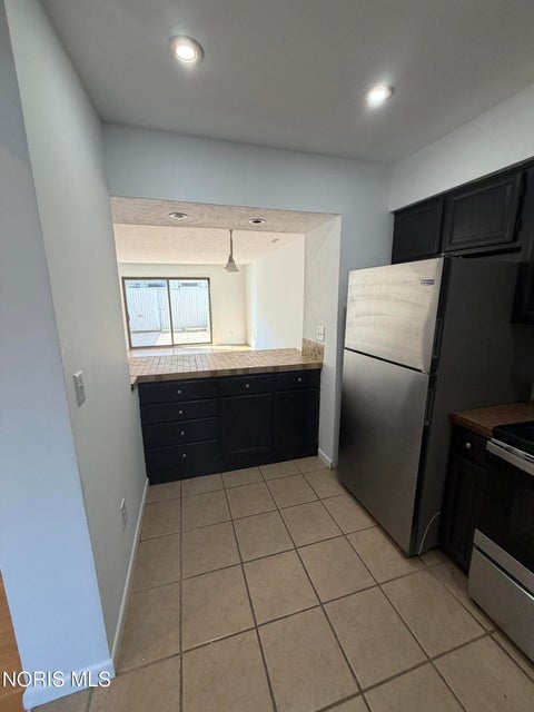 Tiny photo for 2550 W Village Drive #2550, Toledo, OH 43614 (MLS # 10012672)