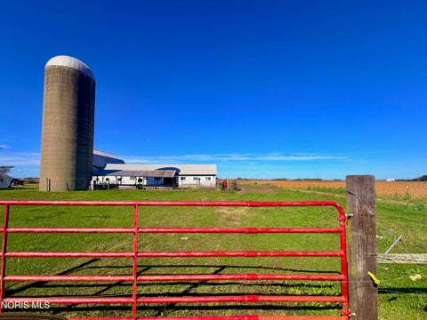 Tiny photo for 7512 County Road 55, Gibsonburg, OH 43431 (MLS # 10014479)