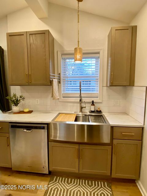 Tiny photo for 208 Gardner Avenue, Northwood, OH 43619 (MLS # 10002320)