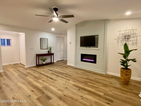 Tiny photo for 208 Gardner Avenue, Northwood, OH 43619 (MLS # 10002320)