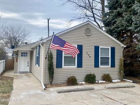 208 Gardner Avenue Northwood OH 43619