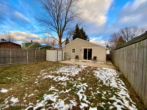 Tiny photo for 208 Gardner Avenue, Northwood, OH 43619 (MLS # 10002320)