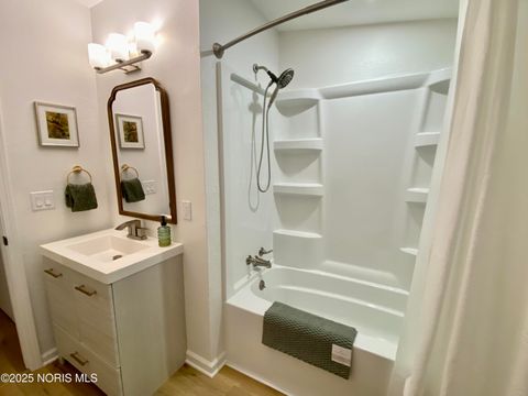 Tiny photo for 208 Gardner Avenue, Northwood, OH 43619 (MLS # 10002320)