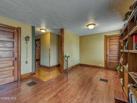 Tiny photo for 1873 N Ontario Street, Toledo, OH 43611 (MLS # 10007341)