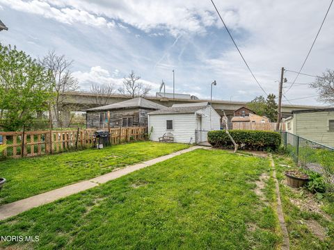 Tiny photo for 1873 N Ontario Street, Toledo, OH 43611 (MLS # 10007341)