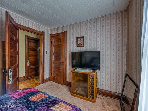 Tiny photo for 1873 N Ontario Street, Toledo, OH 43611 (MLS # 10007341)
