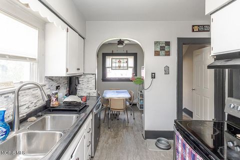 Tiny photo for 4216 Caroline Avenue, Toledo, OH 43612 (MLS # 10008052)