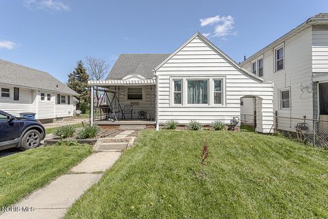 Photo of 4216 Caroline Avenue, Toledo, OH 43612 (MLS # 10008052)