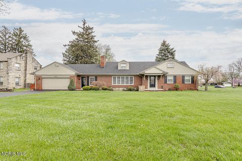 Photo of 2608 Overbrook Drive, Toledo, OH 43614 (MLS # 10006476)