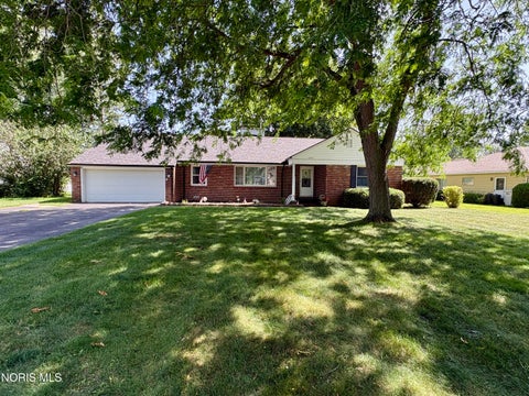 Photo of 1235 Jefferson Road, Fostoria, OH 44830 (MLS # 10009954)