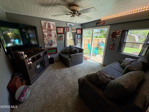 Tiny photo for 1235 Jefferson Road, Fostoria, OH 44830 (MLS # 10009954)