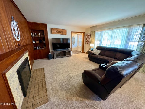Tiny photo for 1235 Jefferson Road, Fostoria, OH 44830 (MLS # 10009954)