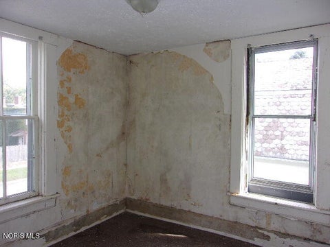 Tiny photo for 225 E South Street, Fostoria, OH 44830 (MLS # 10014105)