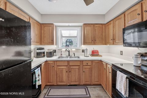 Tiny photo for 5408 Riviera Drive, Toledo, OH 43611 (MLS # 10003051)