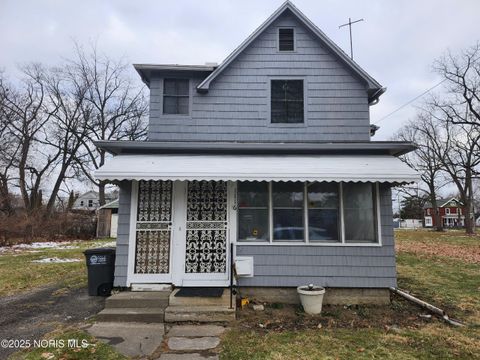 Photo of 1116 Woodstock Avenue, Toledo, OH 43607 (MLS # 10002295)