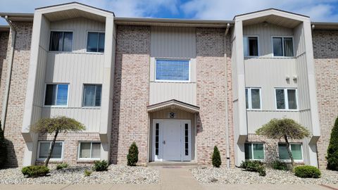 Photo of 6640 Salisbury Road #C110, Maumee, OH 43537 (MLS # 10006973)