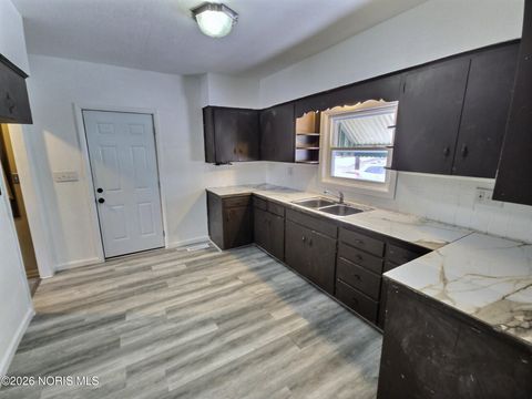 Tiny photo for 1420 Upton Avenue, Toledo, OH 43607 (MLS # 10003433)