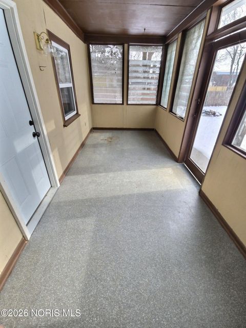 Tiny photo for 1420 Upton Avenue, Toledo, OH 43607 (MLS # 10003433)