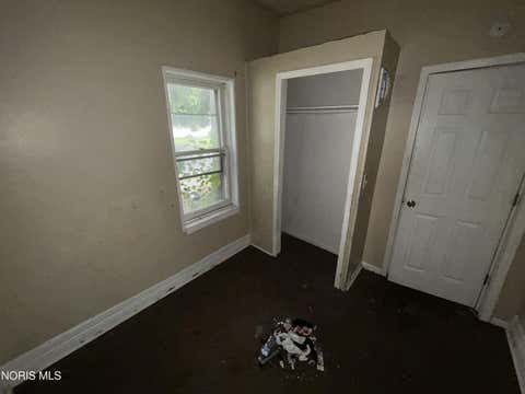 Tiny photo for 4135 Walker Avenue, Toledo, OH 43612 (MLS # 10012123)