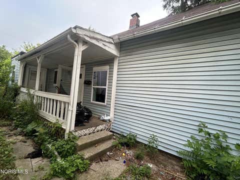 Tiny photo for 4135 Walker Avenue, Toledo, OH 43612 (MLS # 10012123)
