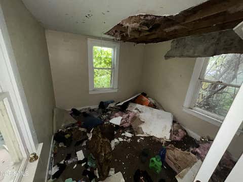 Tiny photo for 4135 Walker Avenue, Toledo, OH 43612 (MLS # 10012123)