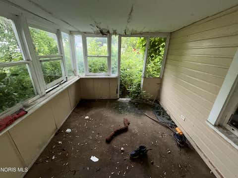 Tiny photo for 4135 Walker Avenue, Toledo, OH 43612 (MLS # 10012123)