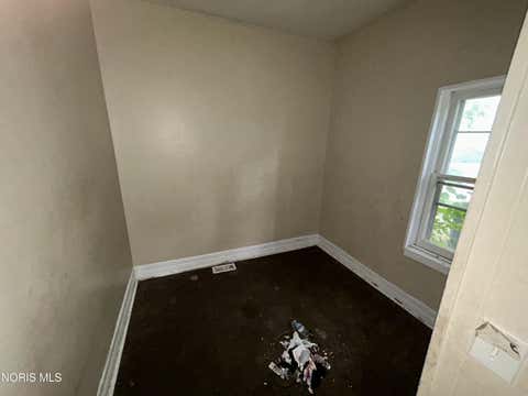 Tiny photo for 4135 Walker Avenue, Toledo, OH 43612 (MLS # 10012123)