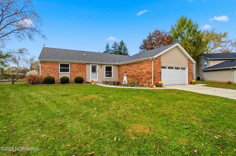 Photo of 2441 Point Pleasant Way, Toledo, OH 43611 (MLS # 10001834)