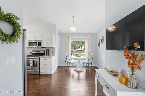 Tiny photo for 2441 Point Pleasant Way, Toledo, OH 43611 (MLS # 10001834)