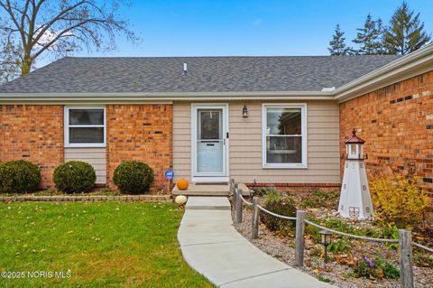 Tiny photo for 2441 Point Pleasant Way, Toledo, OH 43611 (MLS # 10001834)