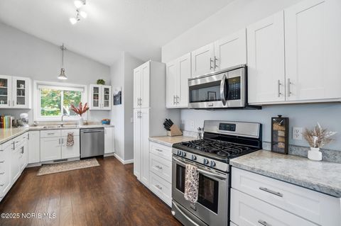 Tiny photo for 2441 Point Pleasant Way, Toledo, OH 43611 (MLS # 10001834)