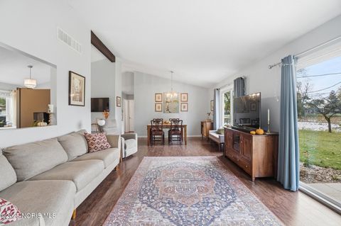 Tiny photo for 2441 Point Pleasant Way, Toledo, OH 43611 (MLS # 10001834)