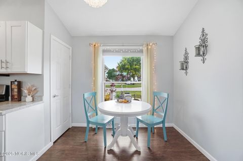 Tiny photo for 2441 Point Pleasant Way, Toledo, OH 43611 (MLS # 10001834)