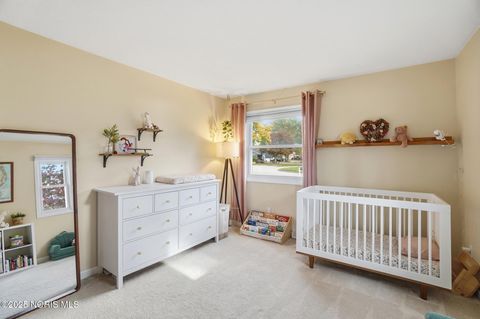 Tiny photo for 2441 Point Pleasant Way, Toledo, OH 43611 (MLS # 10001834)