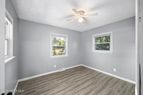 Tiny photo for 552 Wyman Street, Toledo, OH 43609 (MLS # 10001092)