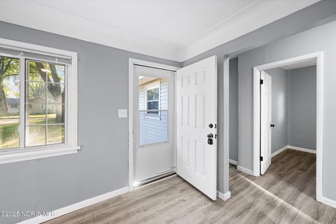 Tiny photo for 552 Wyman Street, Toledo, OH 43609 (MLS # 10001092)