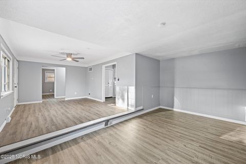 Tiny photo for 552 Wyman Street, Toledo, OH 43609 (MLS # 10001092)