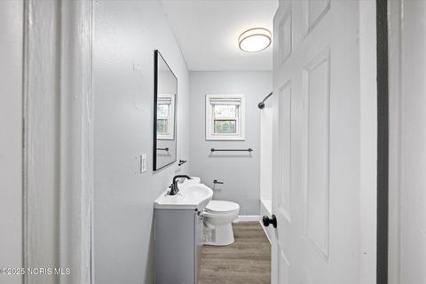 Tiny photo for 552 Wyman Street, Toledo, OH 43609 (MLS # 10001092)