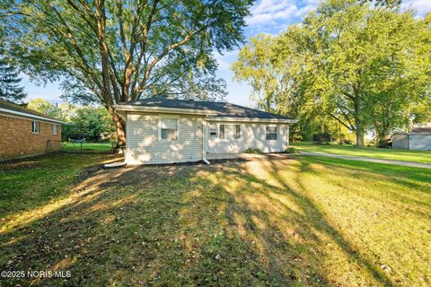 Tiny photo for 552 Wyman Street, Toledo, OH 43609 (MLS # 10001092)