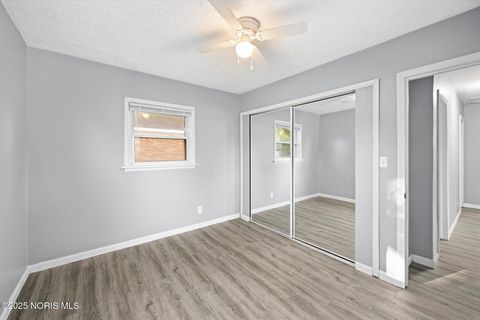 Tiny photo for 552 Wyman Street, Toledo, OH 43609 (MLS # 10001092)