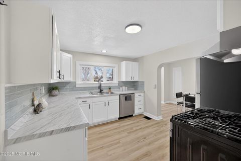 Tiny photo for 5051 Saint Aubin Drive, Toledo, OH 43615 (MLS # 10002187)