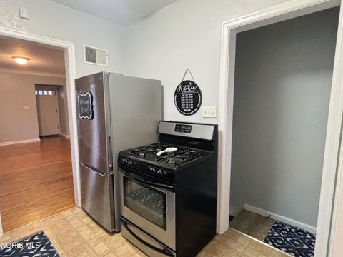 Tiny photo for 5835 Deane Drive, Toledo, OH 43613 (MLS # 10006182)