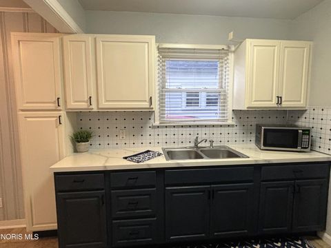 Tiny photo for 5835 Deane Drive, Toledo, OH 43613 (MLS # 10006182)