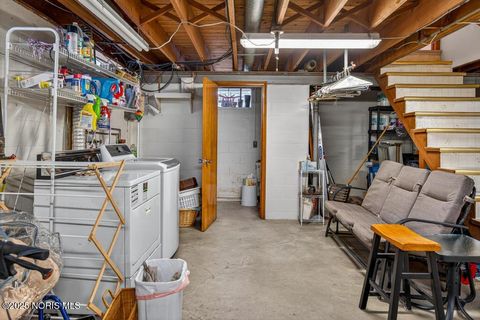 Tiny photo for 705 Regina Parkway, Toledo, OH 43612 (MLS # 10002256)